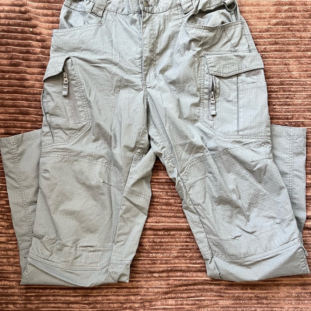 Men's Gray Cargo Pants